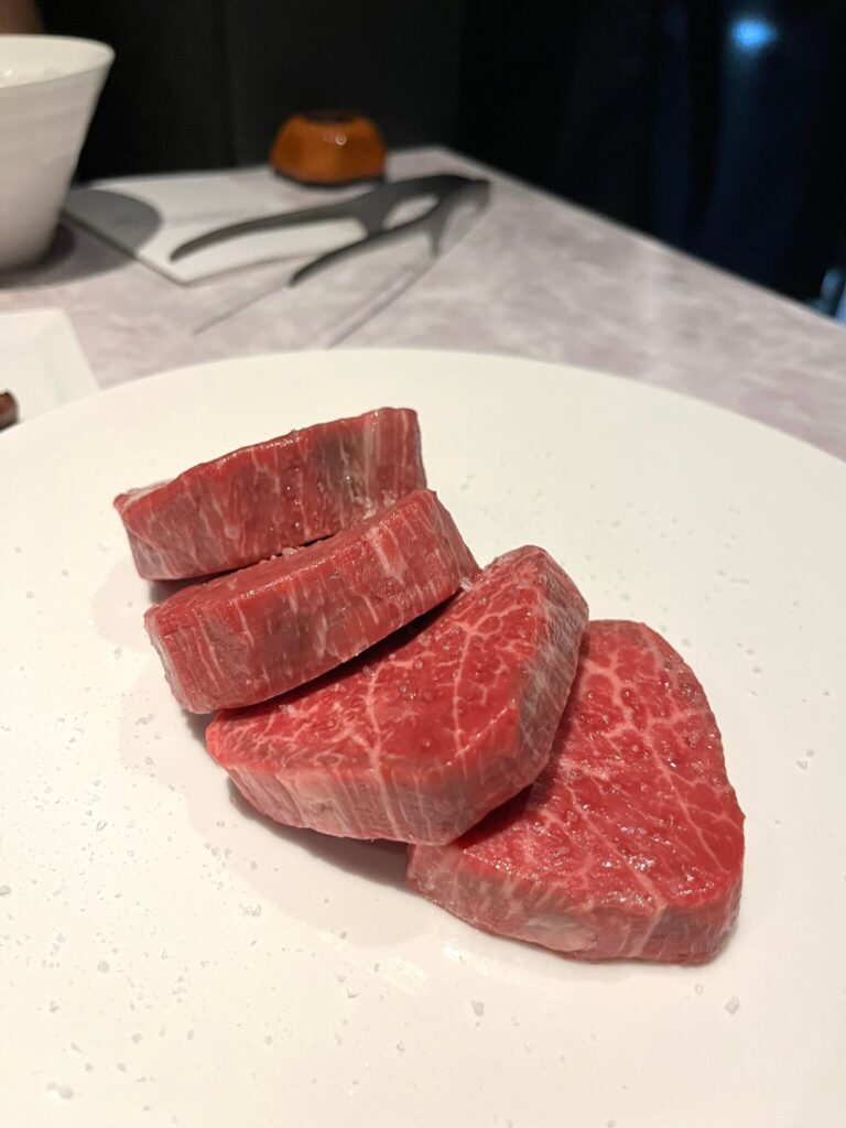 栃木県産敷島黒梅牛厚切りヒレの焼く前
