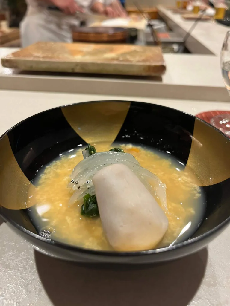 白魚、海老芋、ちぢれほうれん草の鶏卵仕立て
