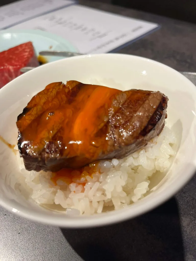 肉をオンザライス