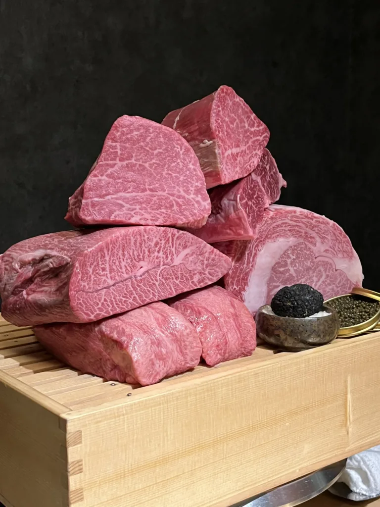 自画自賛名物の食材のパフォーマンス