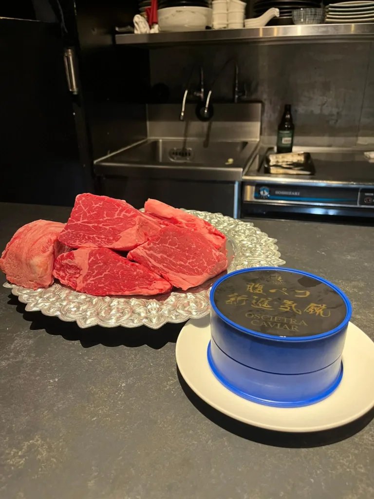 使用予定のお肉とキャビア