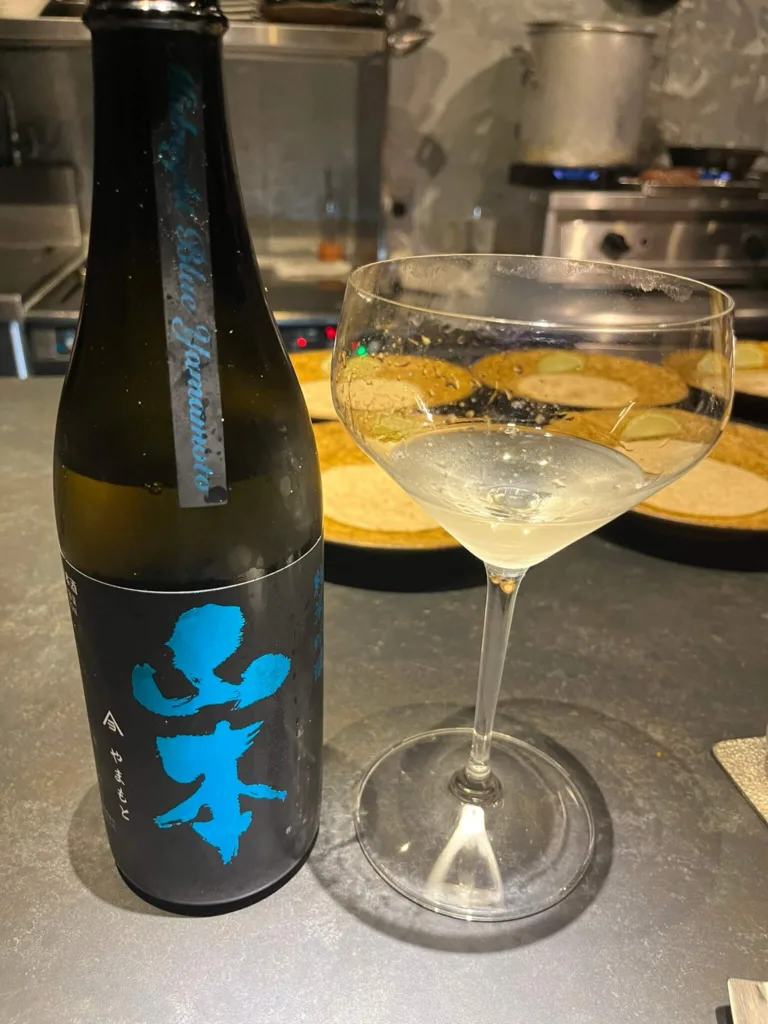 山本 純米吟醸 ミッドナイトブルー