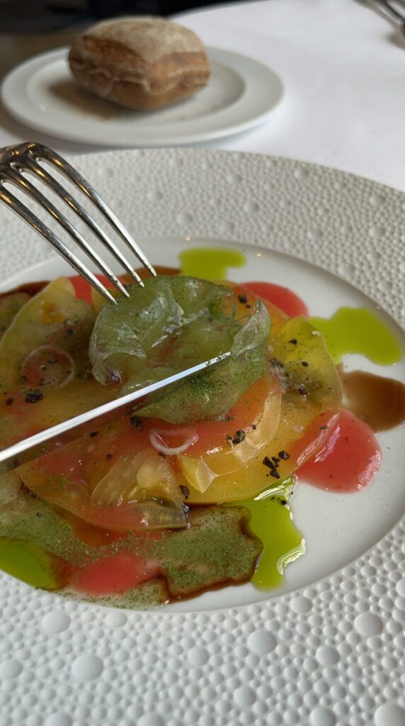 Bursting tomato in summer color②