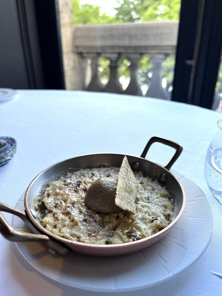 Bresse chicken ballotine with crispy skin ‘rice farci’ and chicken liver ‘gateau’③