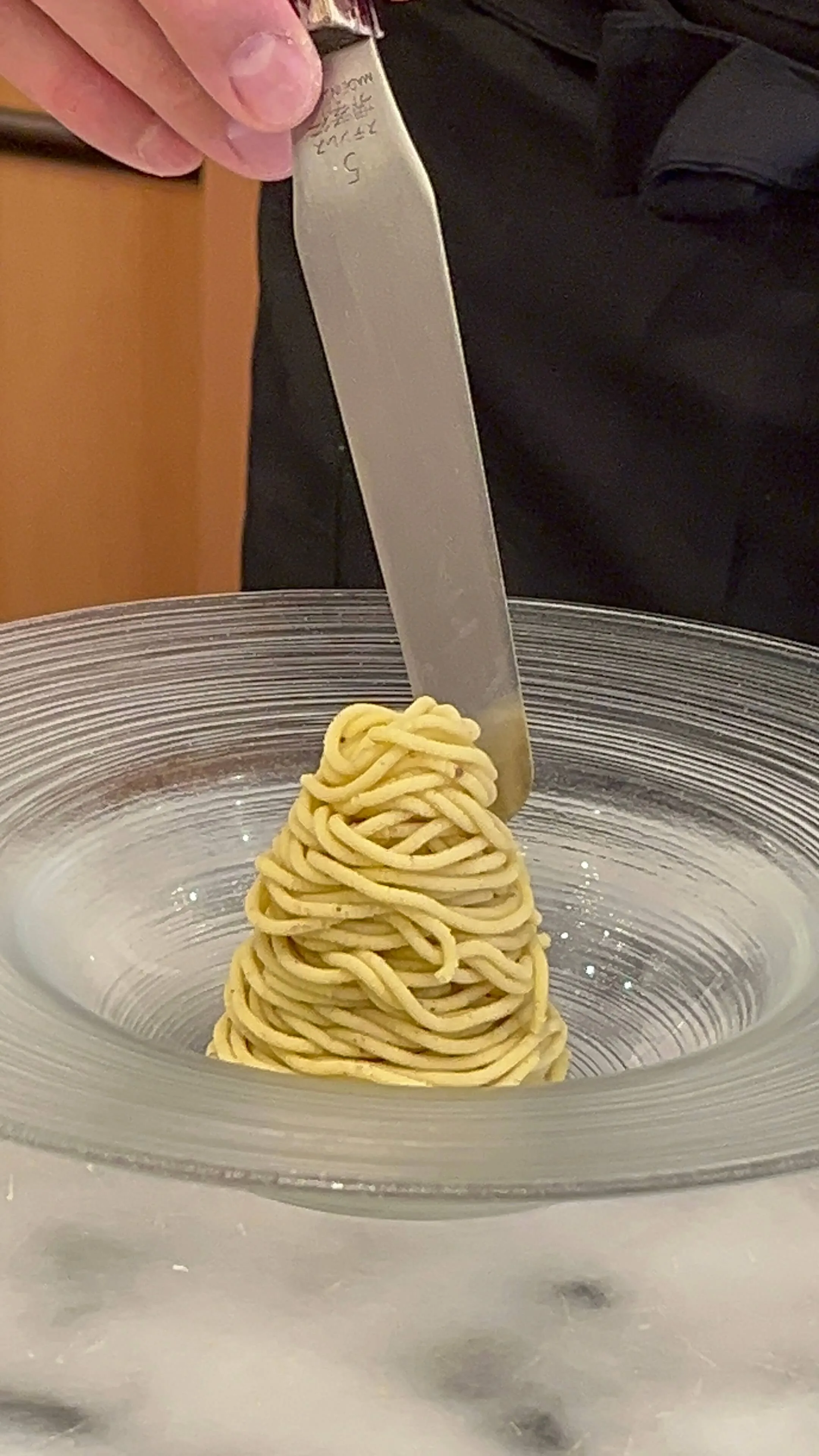モンブランの整形中