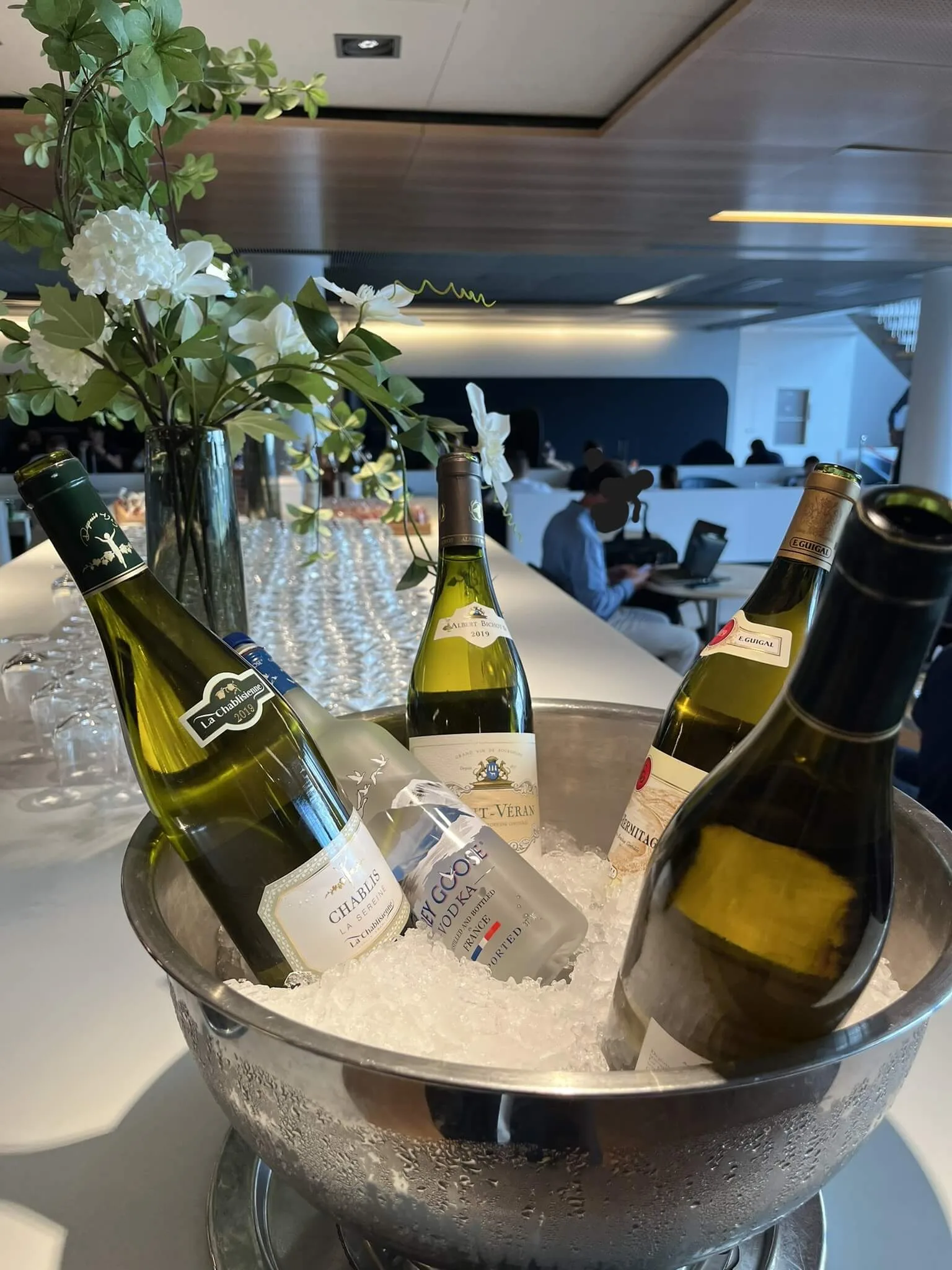 ホールLのエールフランスラウンジ飲み物2/2