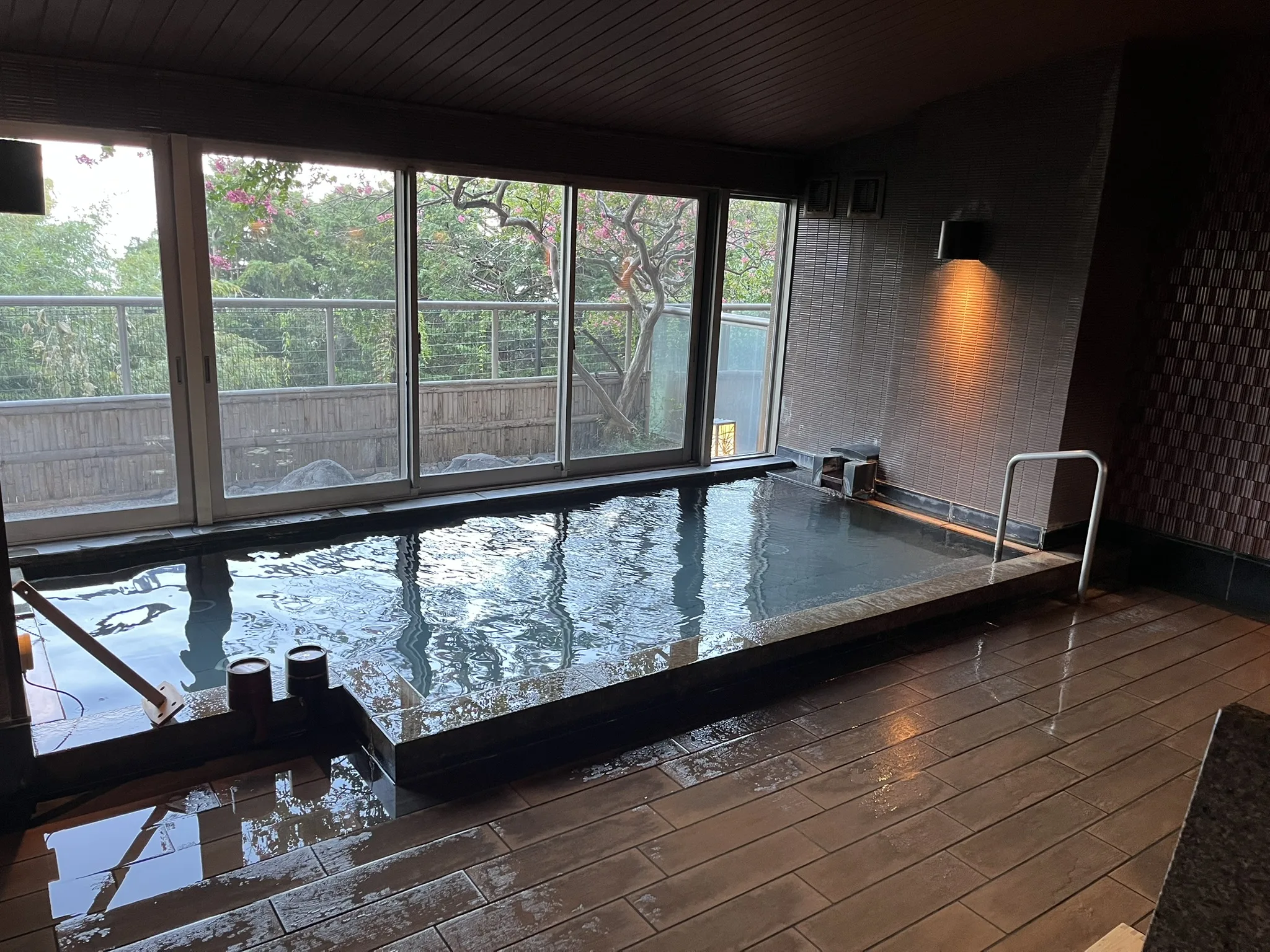 ATAMIせかいえの大浴場1