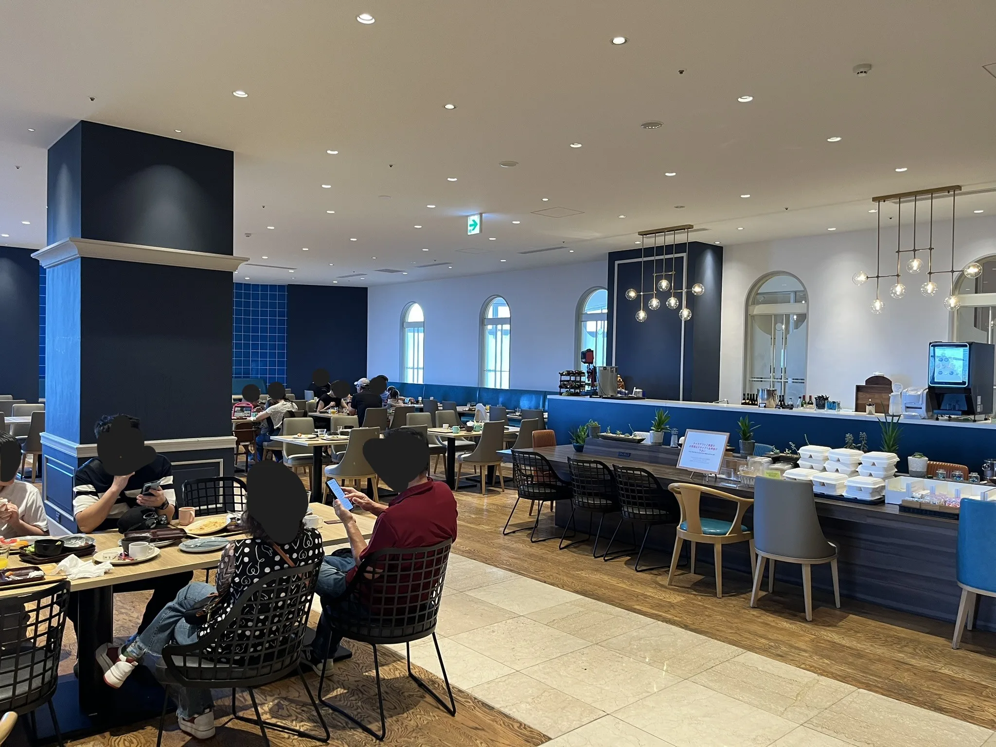 ブッフェ&グリル クワッチー内観