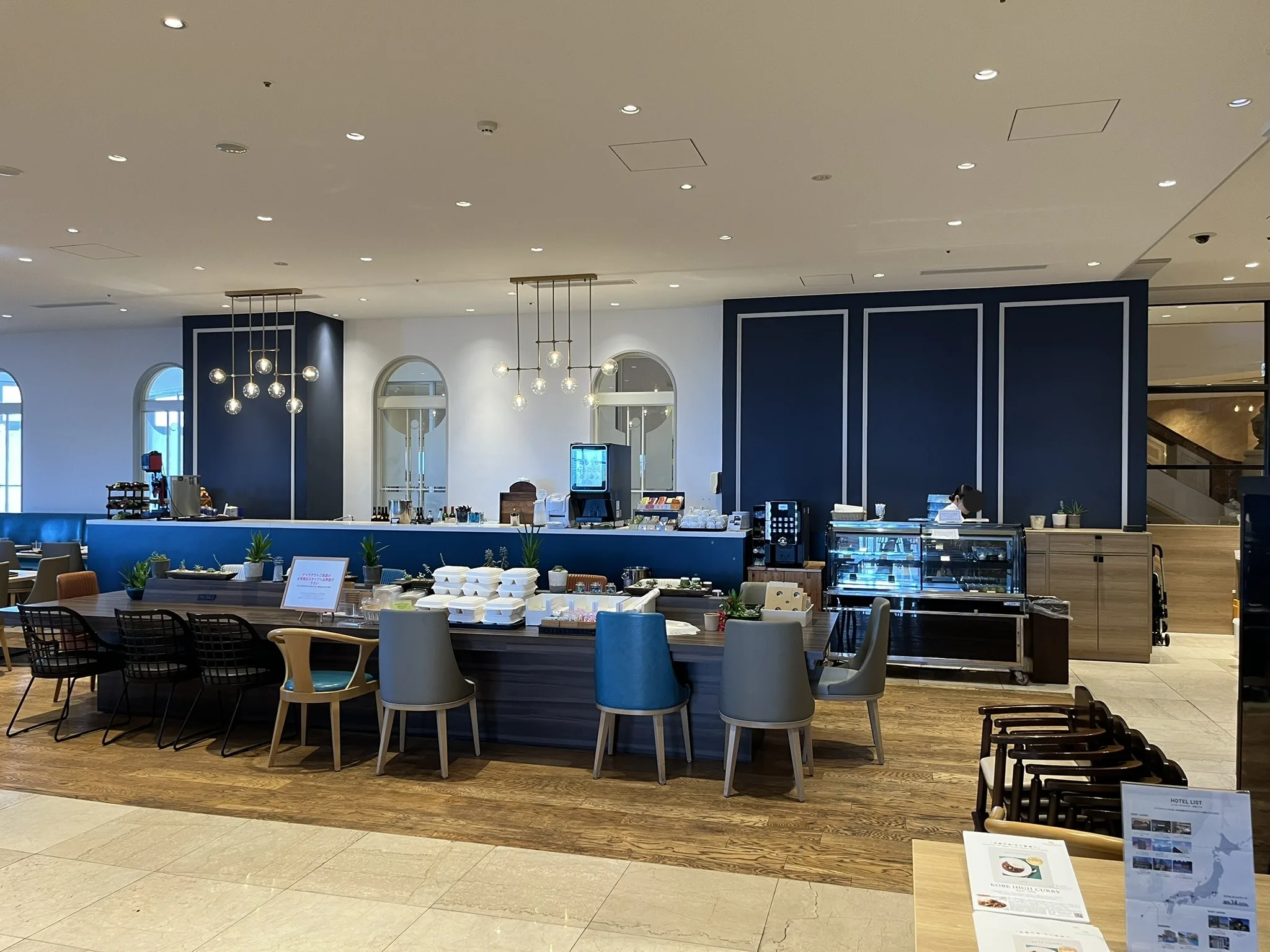 ブッフェ&グリル クワッチー内観