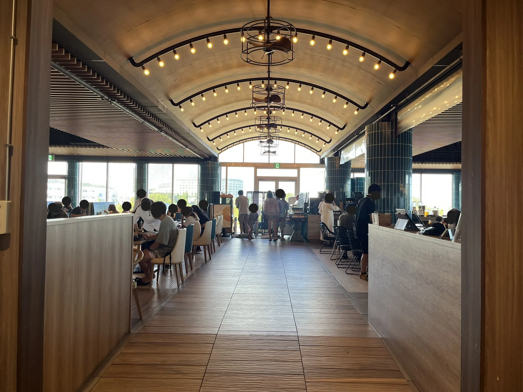 ブッフェ&グリル クワッチー内観