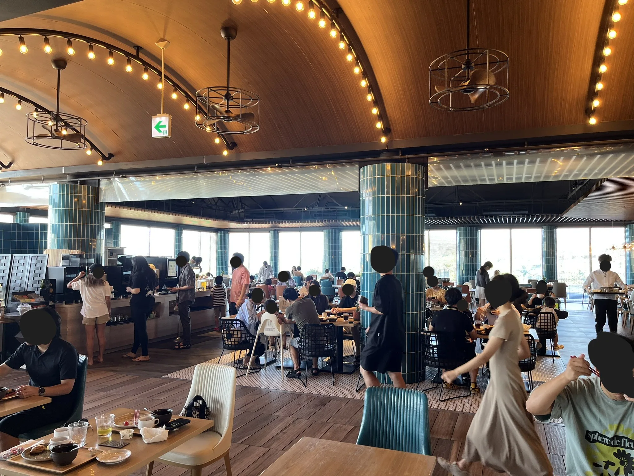 ブッフェ&グリル クワッチー内観