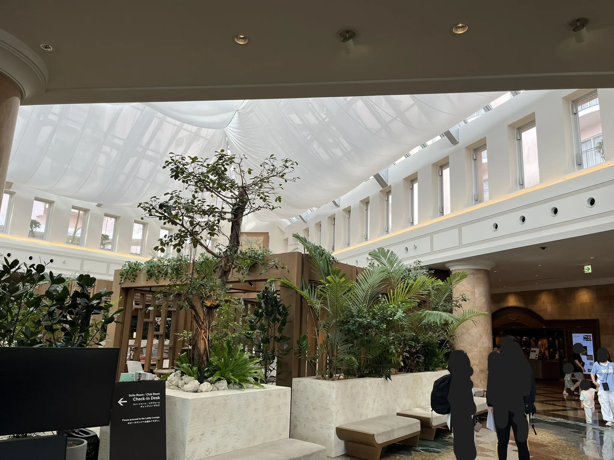オリエンタルホテル沖縄リゾート&スパ内観