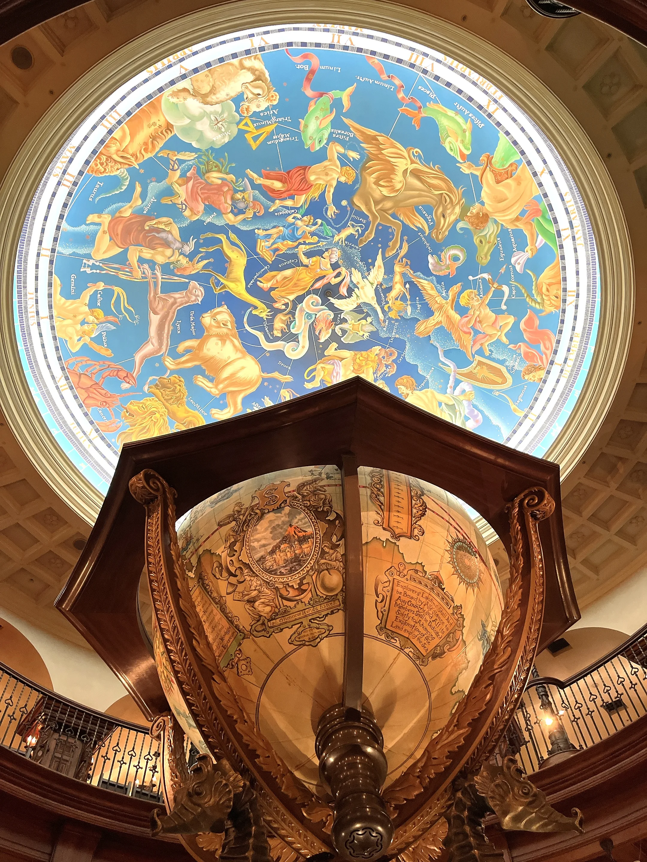 マゼランズ内観