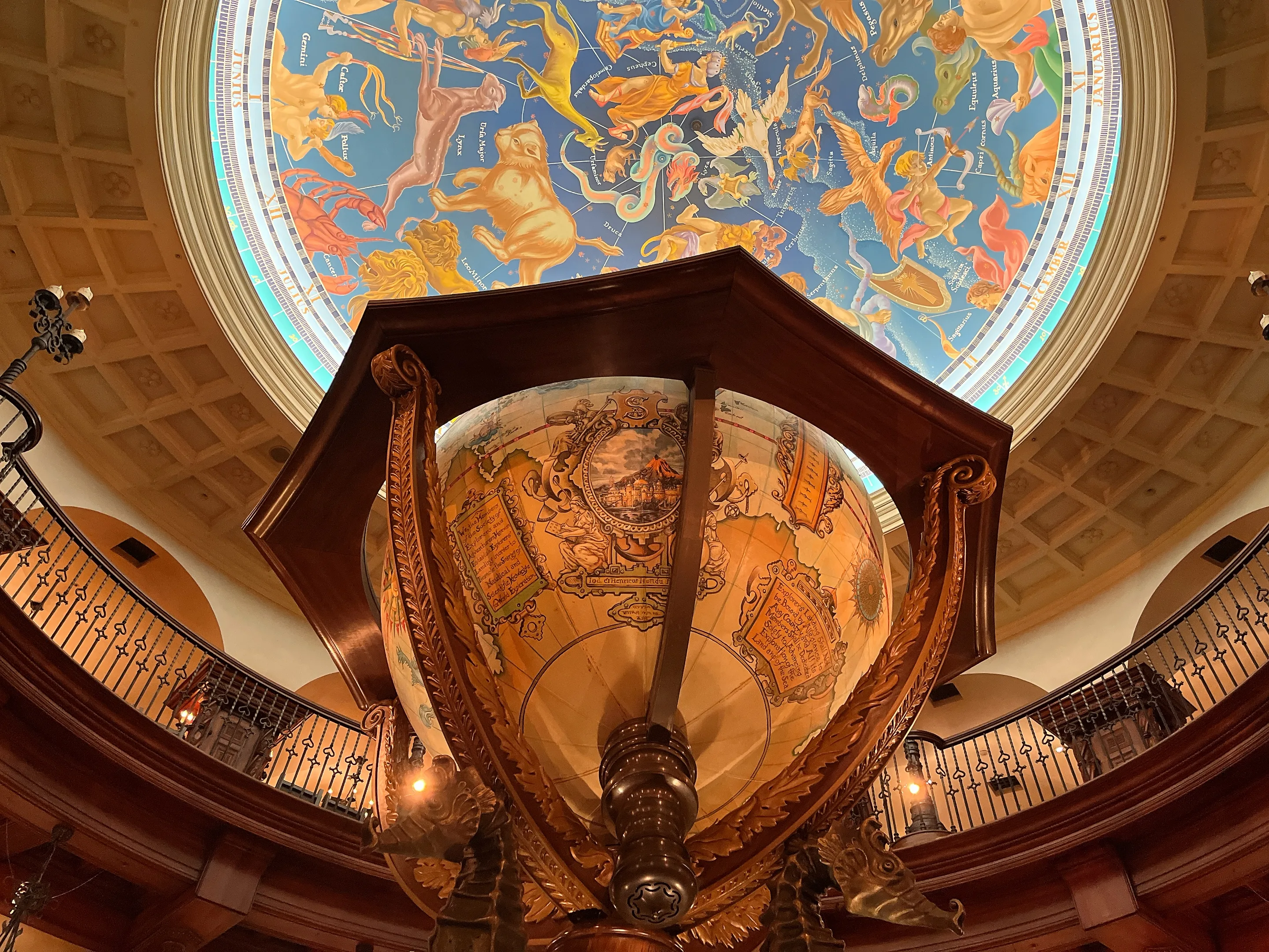 マゼランズ内観